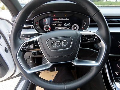 AUDI A8 - 8