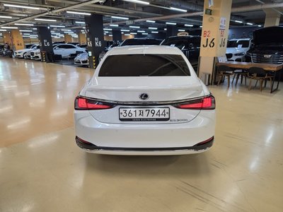 LEXUS ES - 3