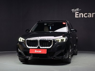 2025 BMW X1 photo 2