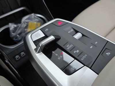 2025 BMW X1 — миниатюра 12