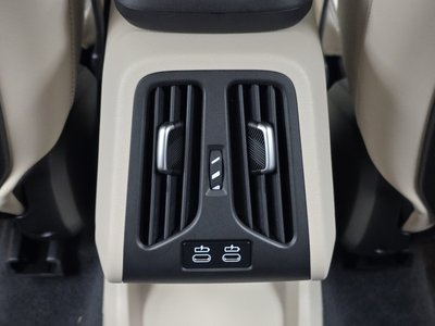 2025 BMW X1 — миниатюра 25