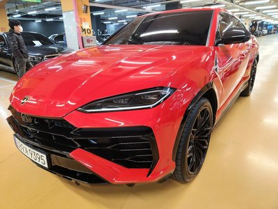 LAMBORGHINI URUS - 3