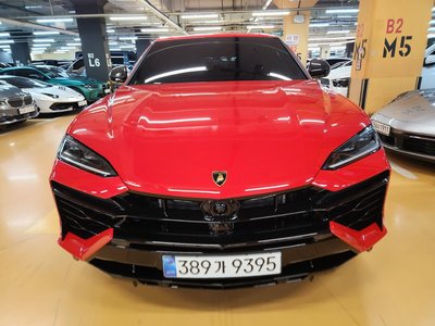 LAMBORGHINI URUS - 1