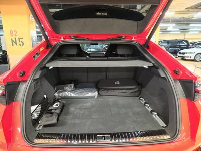 LAMBORGHINI URUS - 6