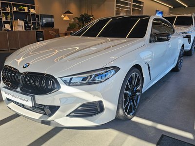 BMW 8 SERIES - 1