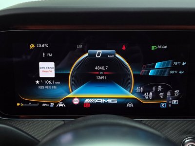 MERCEDES-BENZ GT AMG - 8