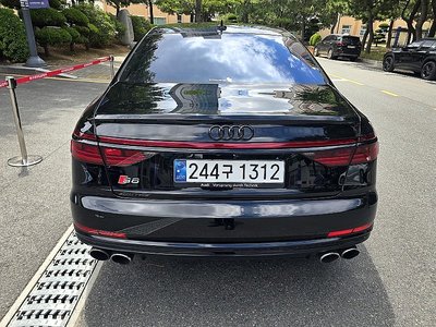 2020 AUDI S8 photo 3