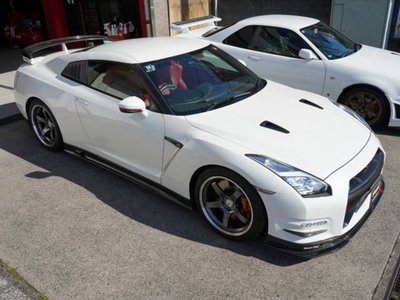 NISSAN GT-R - 3