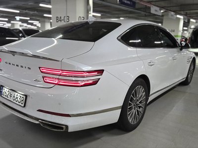 GENESIS G80 (RG3) - 2