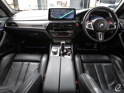 2021 BMW M5 COMPETITION — фото 8