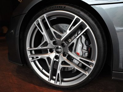 AUDI R8 - 2