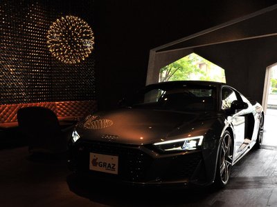 AUDI R8 - 8