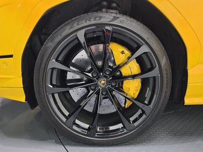 2024 Lamborghini URUS 照片 6