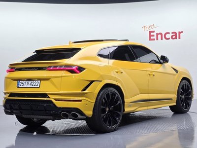 2024 Lamborghini URUS 照片 3