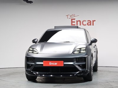 PORSCHE MACAN - 2