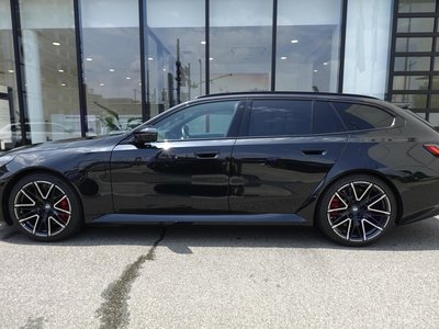 2025 BMW M5 TOURING photo 8