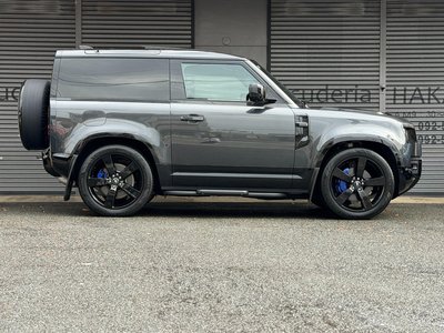 LAND ROVER DEFENDER - 5