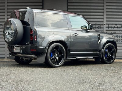 LAND ROVER DEFENDER - 6