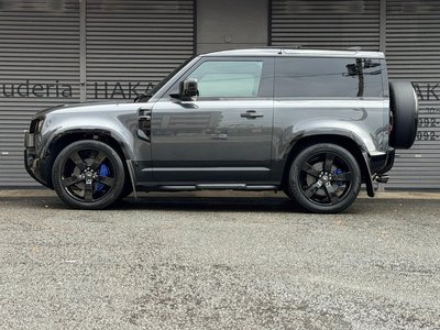 LAND ROVER DEFENDER - 9