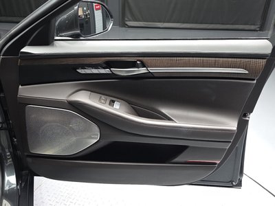 2021 Genesis G90 缩略图 14