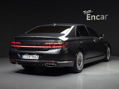 2021 Genesis G90 — фото 3