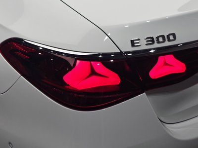 2025 Mercedes-BENZ E-CLASS 照片 10