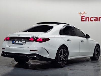 2025 Mercedes-BENZ E-CLASS 照片 4