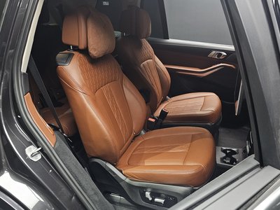 2022 BMW X7 — миниатюра 17