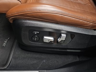 2022 BMW X7 — миниатюра 30
