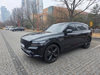 صورة 1 لـ 2025 Genesis GV80
