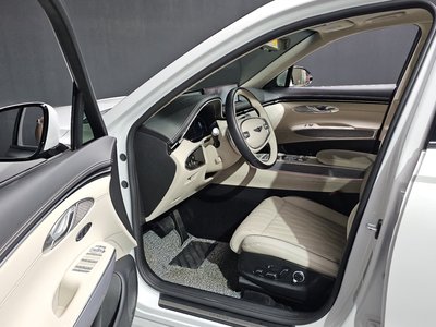 2023 Genesis GV70 — миниатюра 13