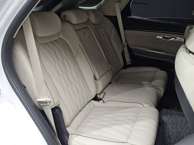 2023 Genesis GV70 — миниатюра 31