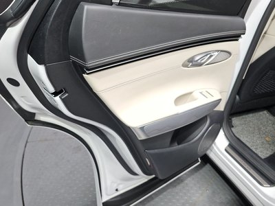 2023 Genesis GV70 — миниатюра 15
