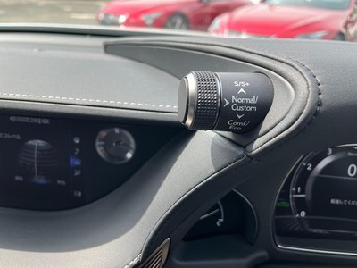 صورة مصغرة 24 لـ 2019 Lexus LS