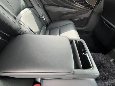 صورة مصغرة 41 لـ 2019 Lexus LS