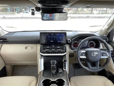 TOYOTA LAND CRUISER 300 - 6