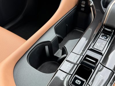 صورة مصغرة 51 لـ 2025 Toyota CROWN SPORT