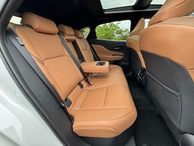 صورة مصغرة 73 لـ 2025 Toyota CROWN SPORT