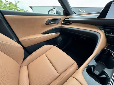 صورة مصغرة 64 لـ 2025 Toyota CROWN SPORT