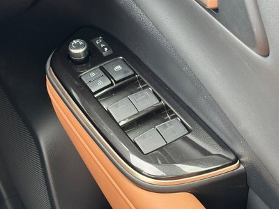 صورة مصغرة 43 لـ 2025 Toyota CROWN SPORT