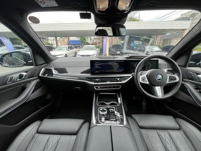 2025 BMW X7 照片 3