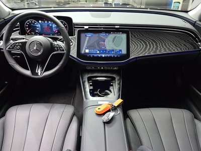 MERCEDES-BENZ E-CLASS - 5