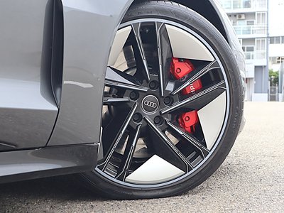 AUDI RS E-TRON GT - 9