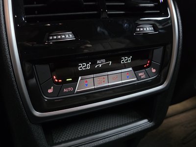 2025 BMW X6 — миниатюра 24