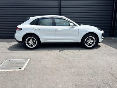 PORSCHE MACAN - 8