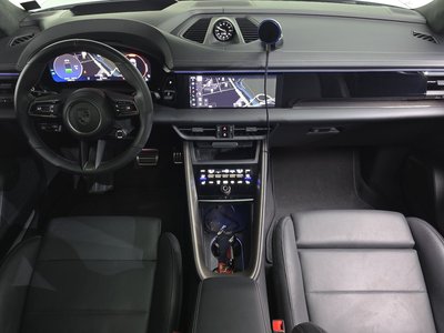 PORSCHE MACAN - 5