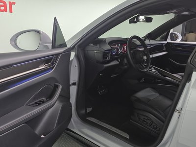 PORSCHE MACAN - 10
