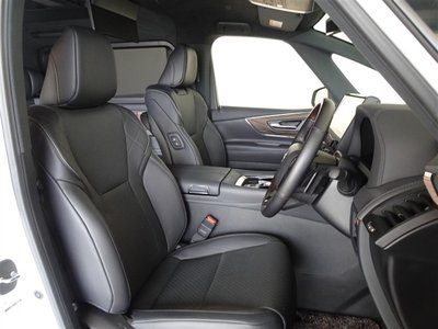 2025 Toyota ALPHARD photo 4
