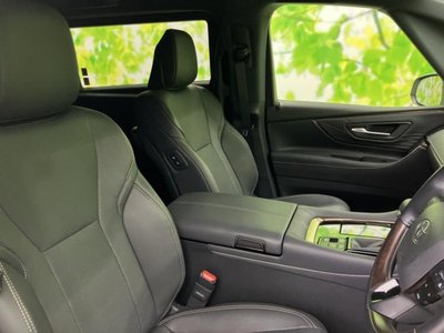 2025 Toyota ALPHARD — фото 4