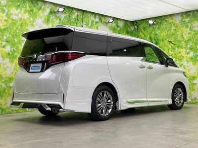 2025 Toyota ALPHARD — фото 3